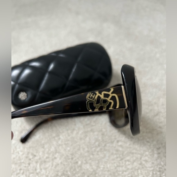 Black Designer Sunglasses - Picture 3 of 15